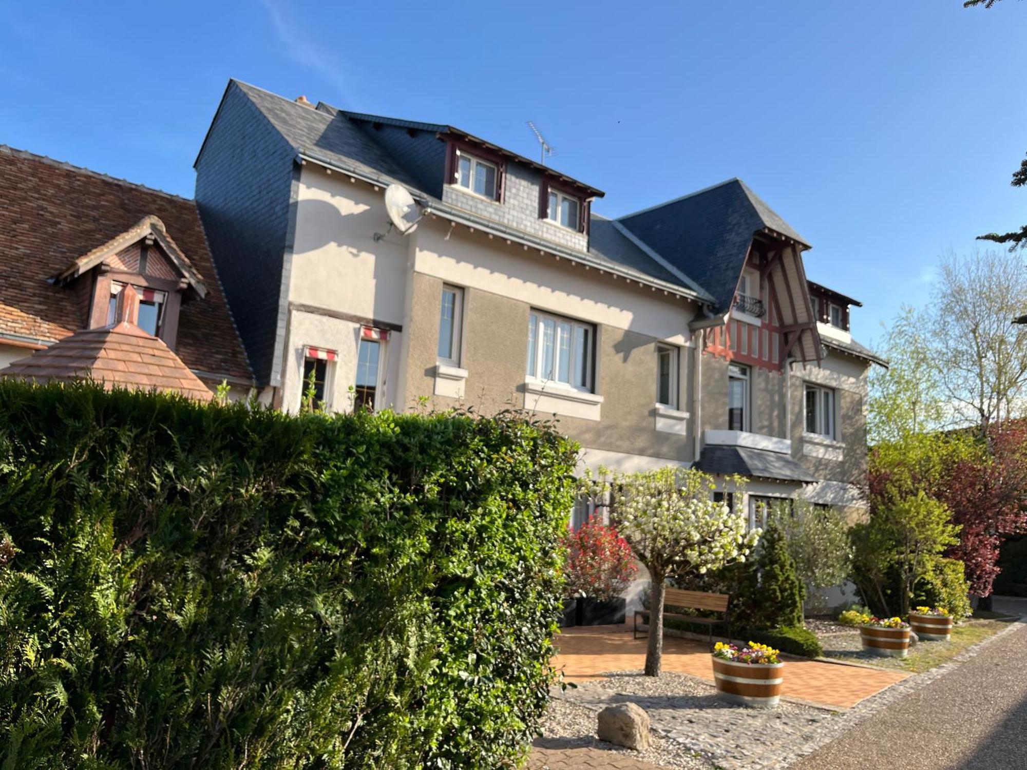Logis Hotel Le Saint Florent Mont-près-Chambord Exterior foto